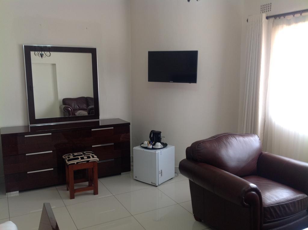 Cypress Executive Lodge Livingstone Exterior foto